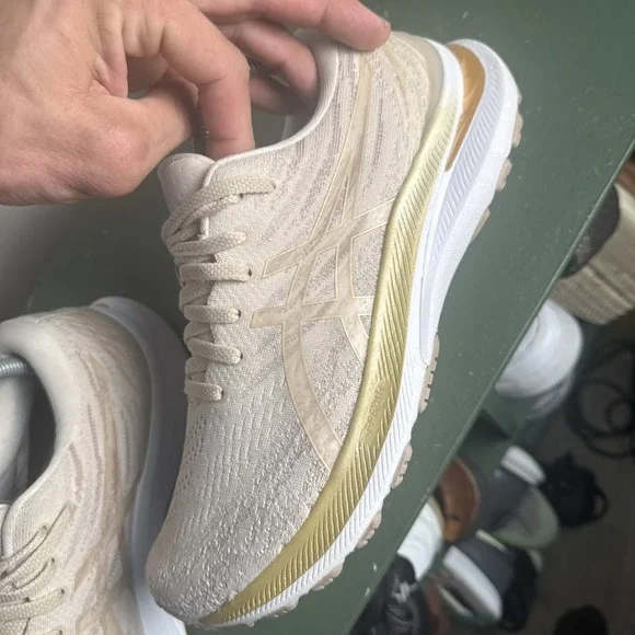 Asics Gel Kayano 29 Women's Size 9.5 Tan Cream Running Shoes Sneakers 1012B272 - Picture 6 of 12